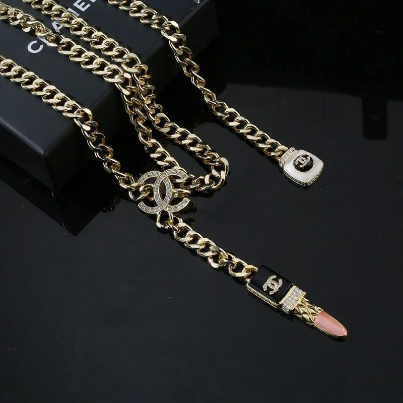 大人気!!新色シャネル ベルト 偽物 CC ロゴ リップスティック チェーン AB7672B07448NG611